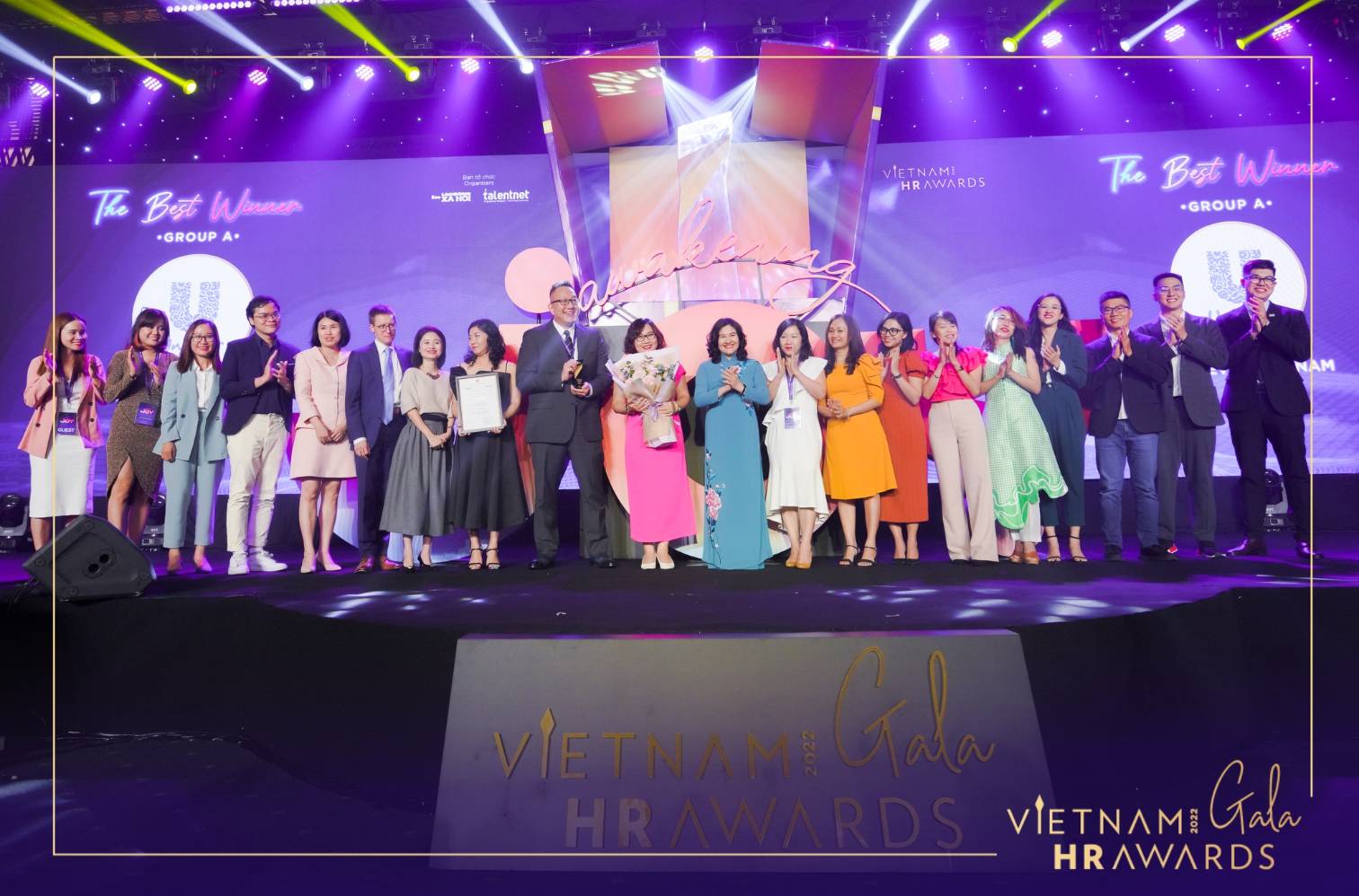 Vietnam HR Awards Gala 2022 AWAKENING JOY